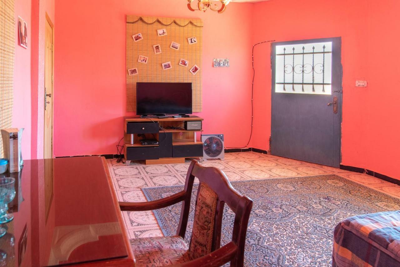 Bedouin Pink Ecohouse Bed and Breakfast Wadi Musa Exterior foto